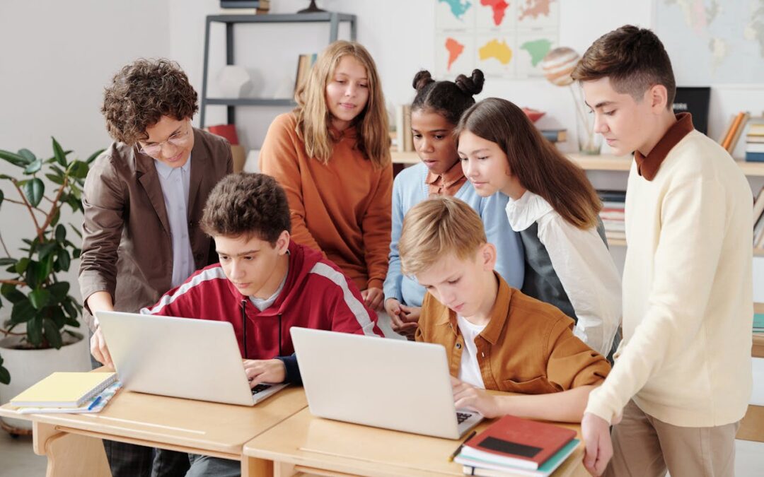 Children Looking the Laptop